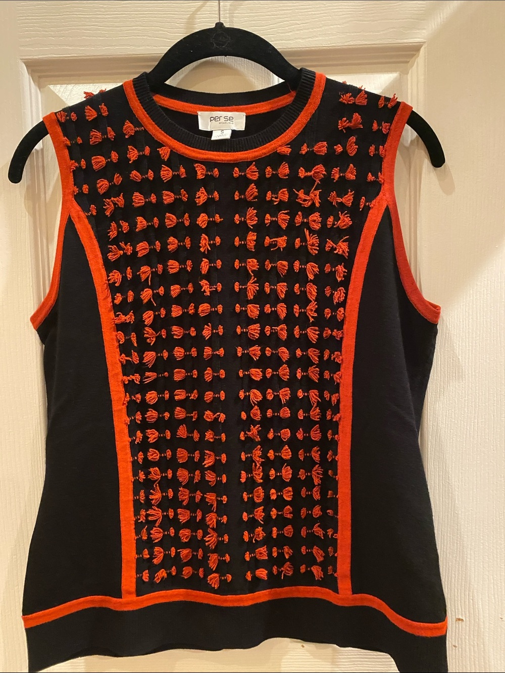 Per Se Black Sleeveless Knit Top with Red Textured Stitching